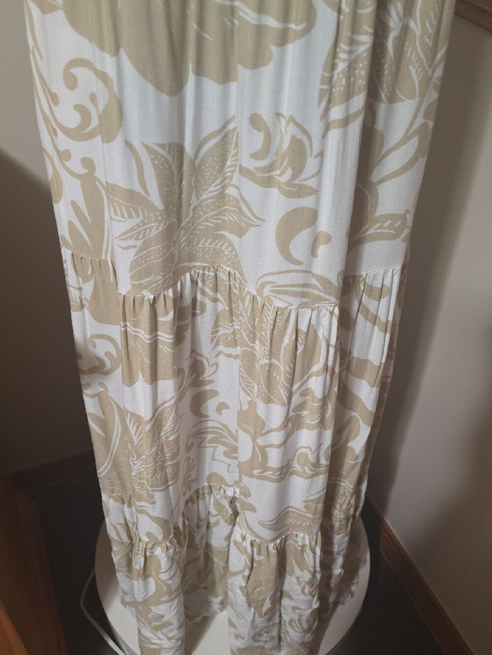 Vince Camuto Sleeveless Maxi Dress in Cream & Beige Floral - Picture 3 of 12